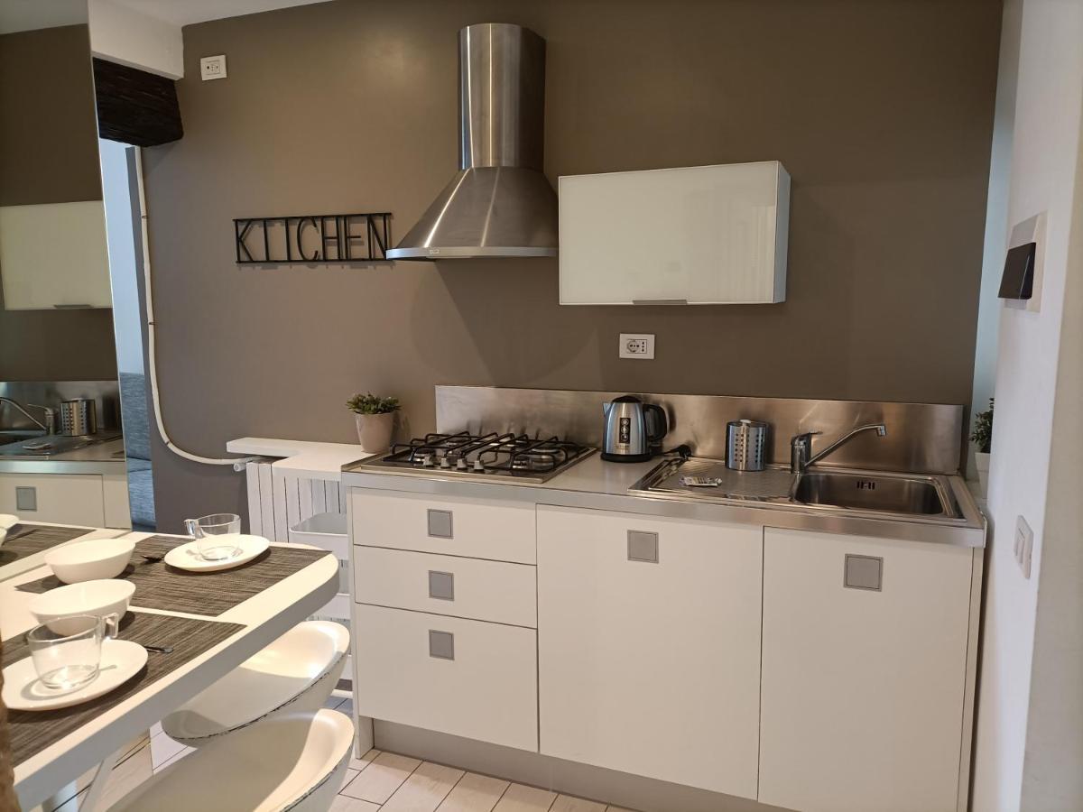 Be My Guest In Citta' Alta Charme&Relax Apartment Bergamo Bagian luar foto